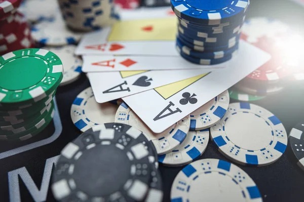 Crash game interface on cinta 69 showing multiplier climb, cash-out button, and live chart